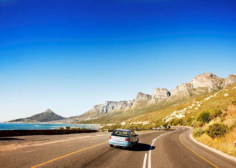 Road heading towards Cape Town, passing the Twelve Apostles