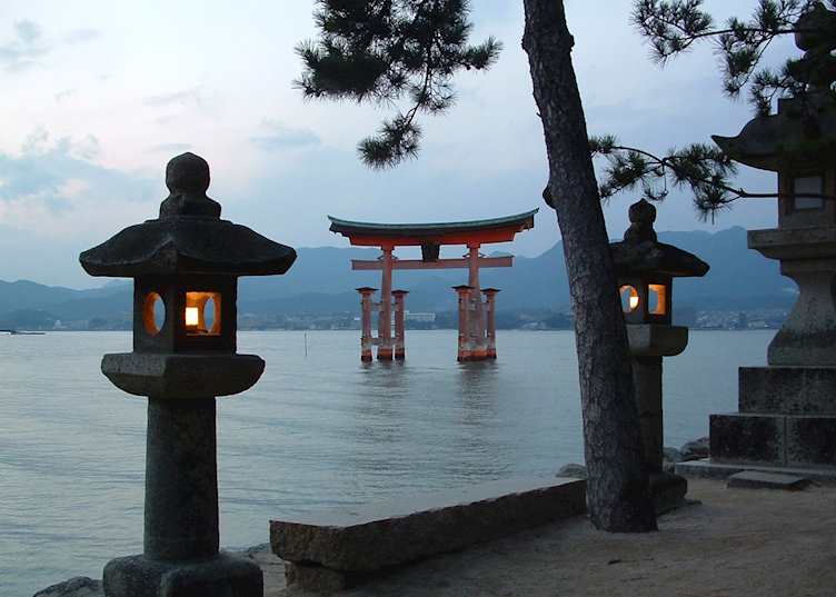 Floating tori gate, Miyajima