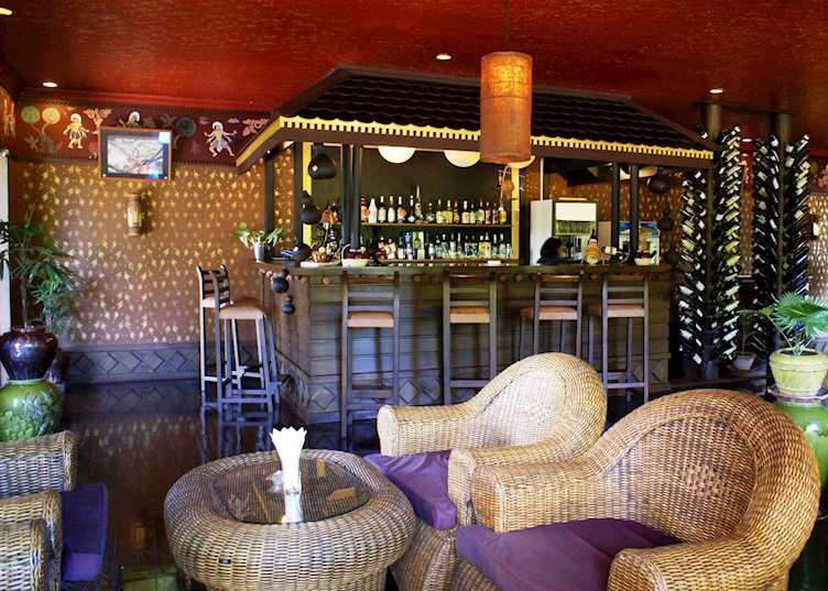 Inle Resort bar, Inle Lake