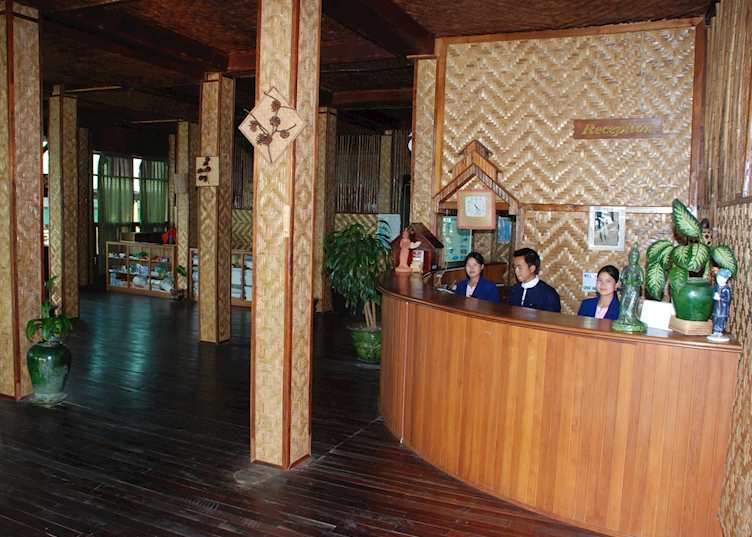 Reception at Golden Island Cottages Thale U