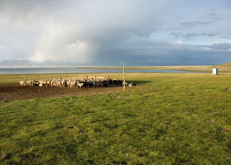 Song Kol Lake