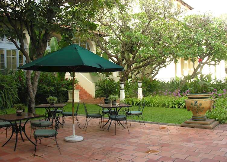 Monivong Cafe, Raffles Hotel Le Royal, Phnom Penh
