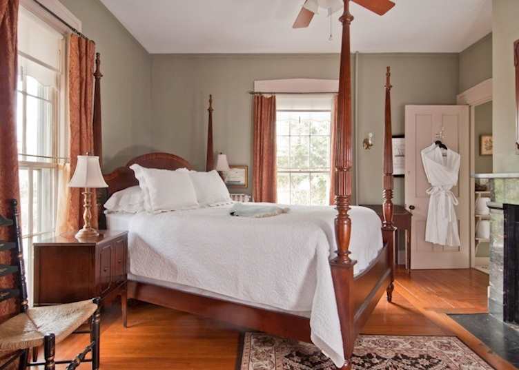 A room at the Marshall Slocum Inn, Newport