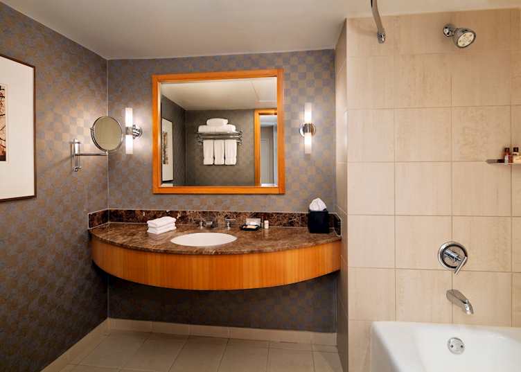 Sheraton Wall Centre Hotel, Vancouver