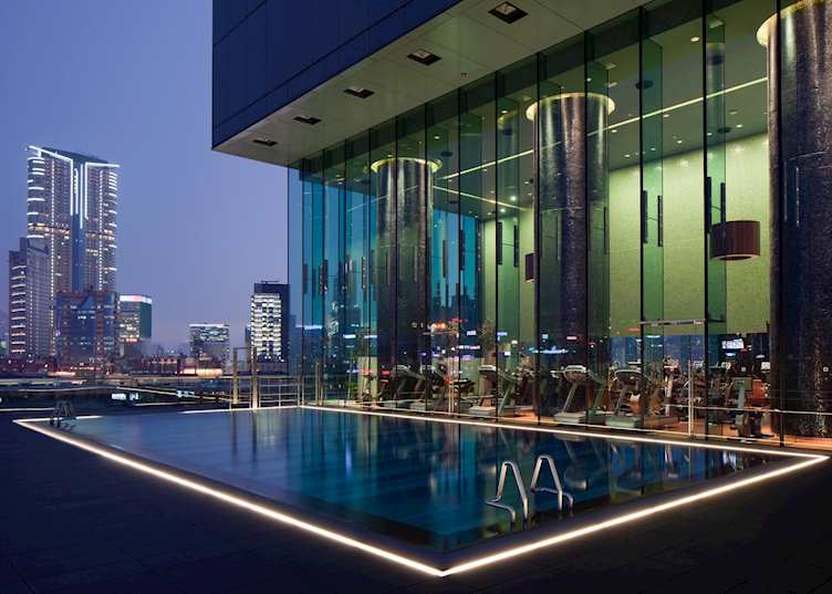 Outdoor Swimming Pool, Hotel Icon