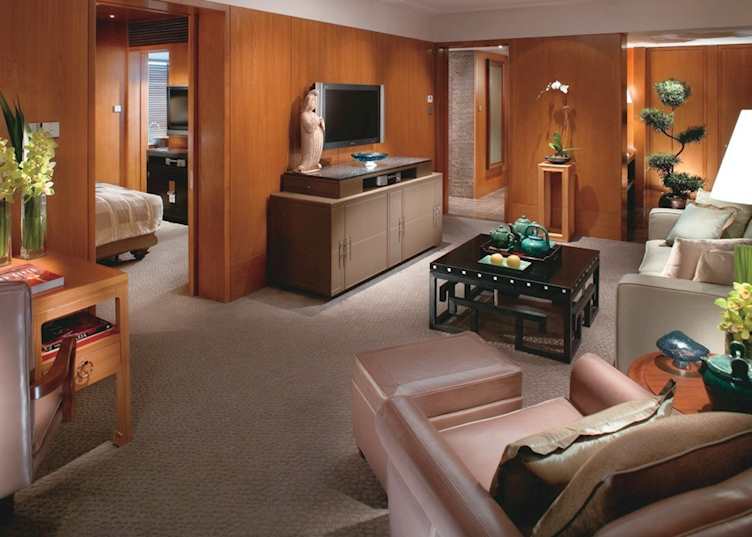 Deluxe Oriental Suite Living Room, Mandarin Oriental
