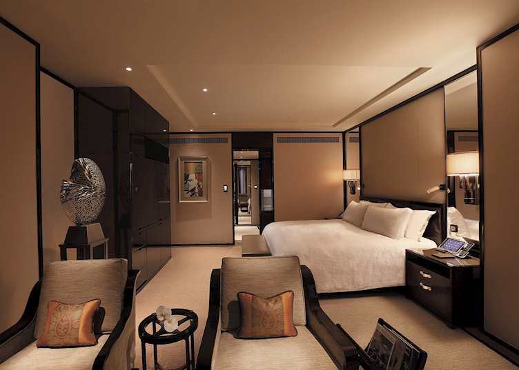 Grand Deluxe Harbour View Suite, Peninsula