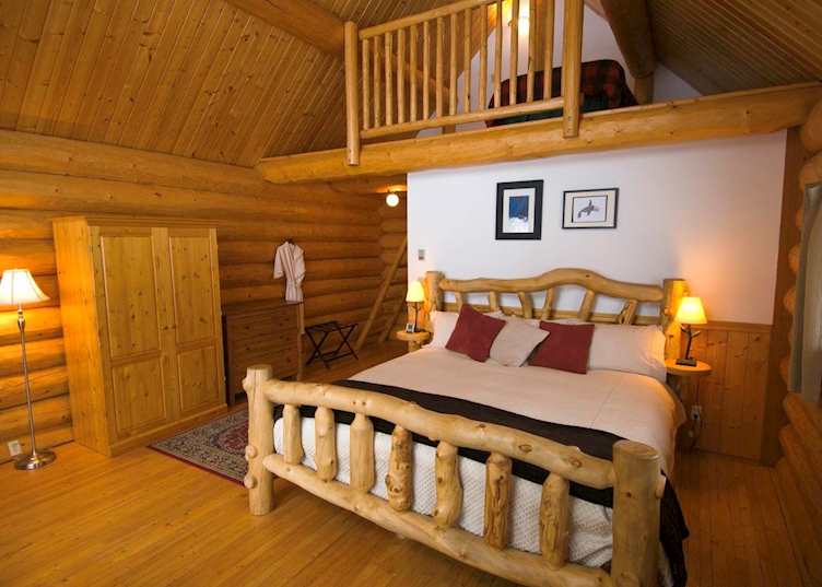 Cabin interior, Tweedsmuir Park Lodge