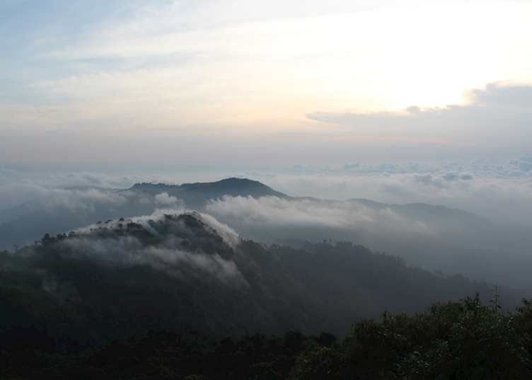 Sunrise at the Golden Rock, Kyaiktiyo