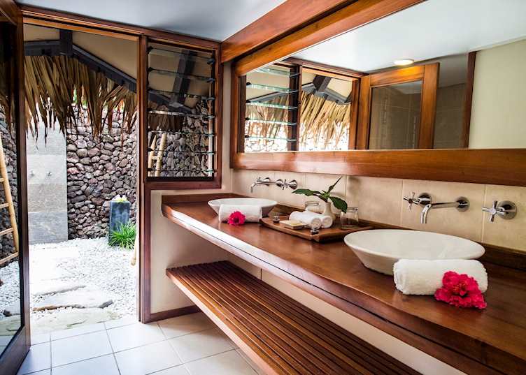Deluxe Beach Bathroom, Tokoriki Island Resort
