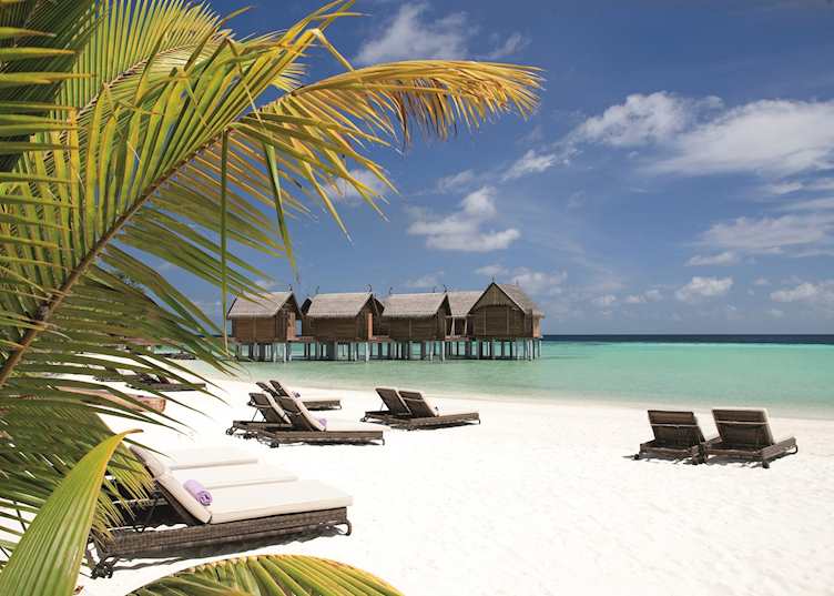 Beach at Constance Moofushi