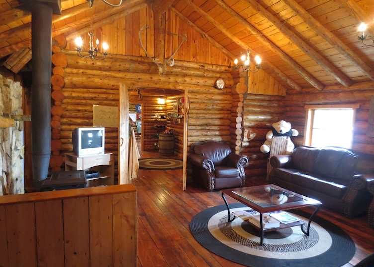 Lazy Bear Lodge, Churchill