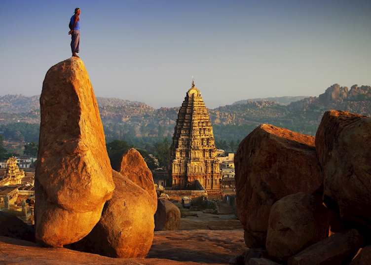 Rock climbing in Hampi