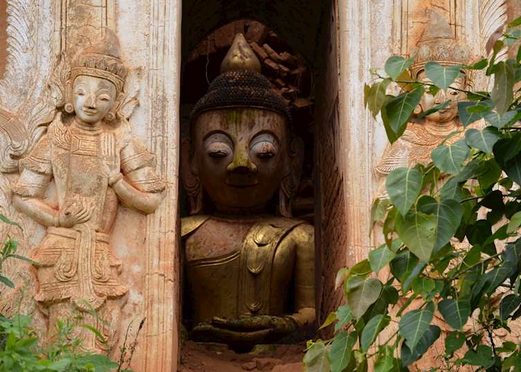 Hidden Buddha at Nyaung Ohak, Inle Lake, Burma (Myanmar)