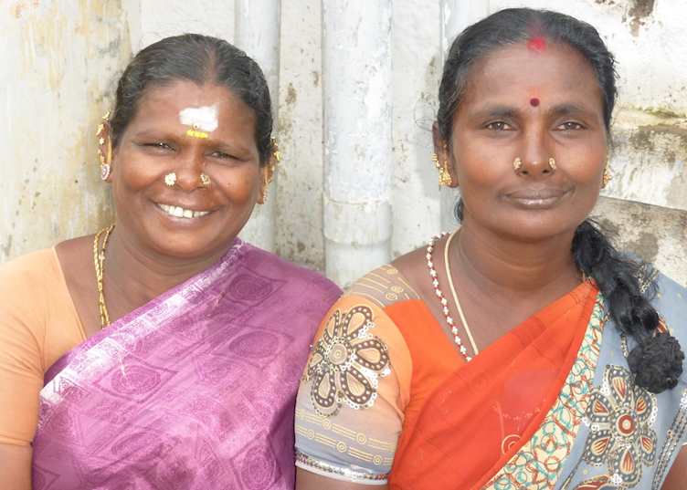 Locals in traditional dress, Trichy, India