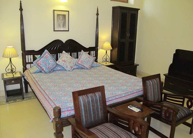 Guest room, Ratan Vilas
