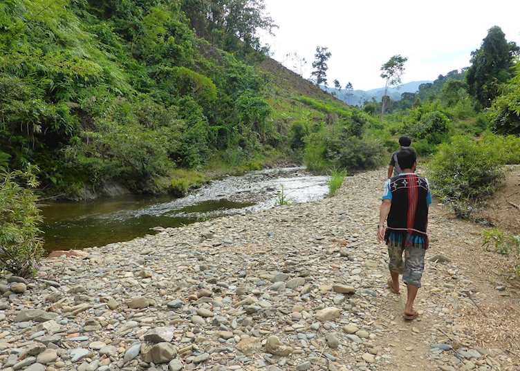Trekking in Bho Hoong