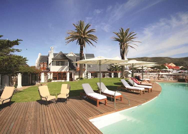 The pool at Harbour House
