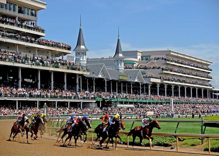 Racing at Churchill Downs, Louisville