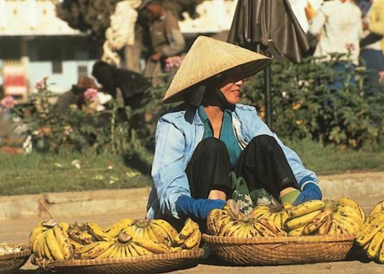 Street vendor, Dalat, Vietnam