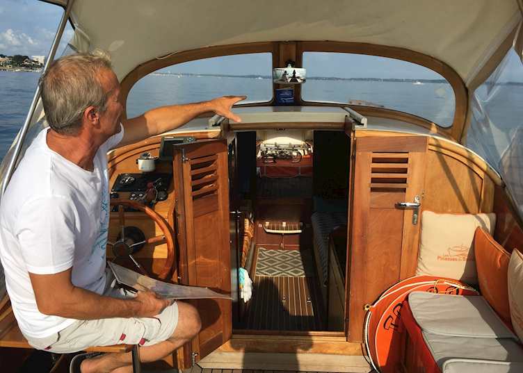 Oyster boat captain, Cap Ferret, France