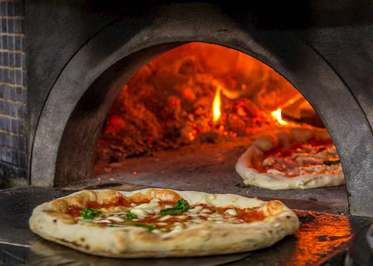 Pizza oven