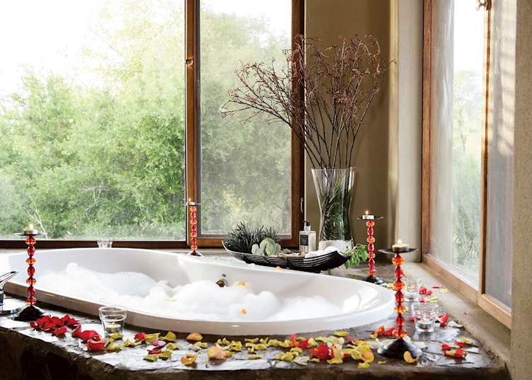 Bush-facing luxury room, Arathusa Safari Lodge
