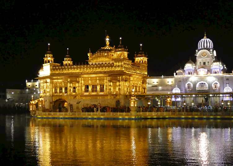 Golden Temple at night