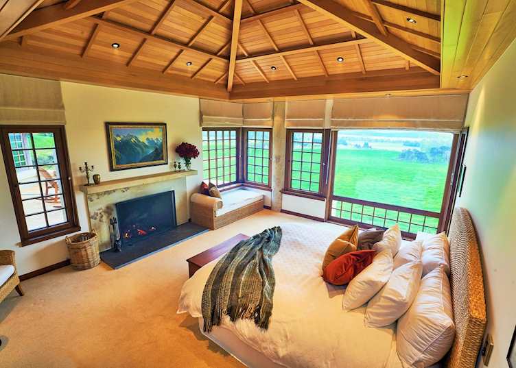 Cabot Lodge Deluxe Suite 