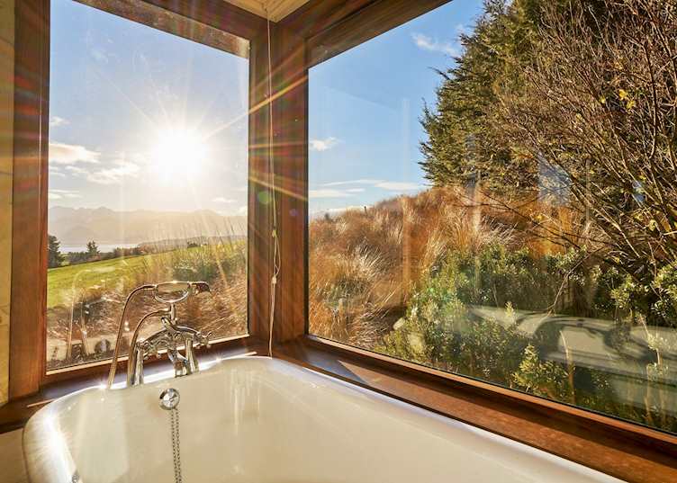 Premier Suite Bathtub