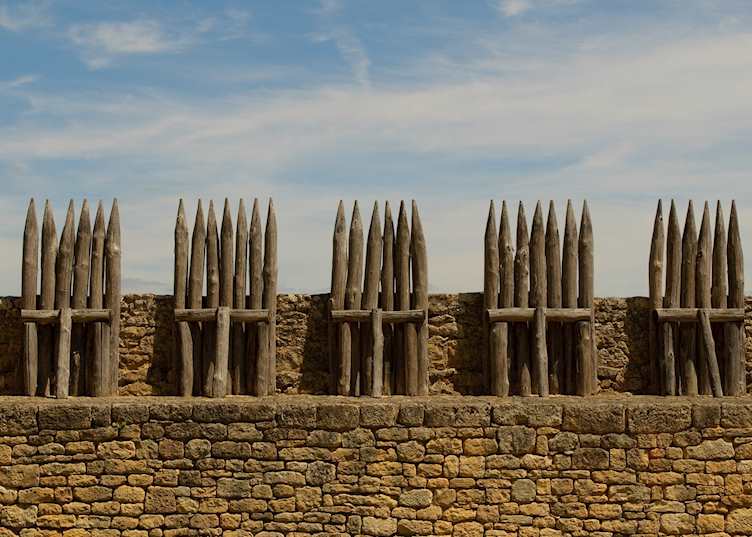 Defensive spikes at Château de Beynac, Dordogne