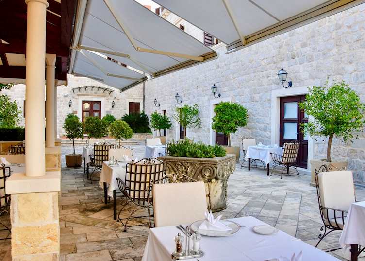 Kazbek, Dubrovnik