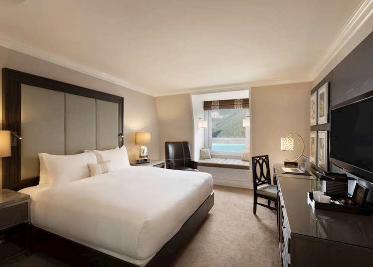Guest room, Fairmont Chateau Lake Louise, Lake Louise