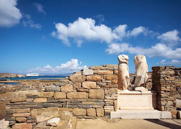 Statue of husband and wife, Delos