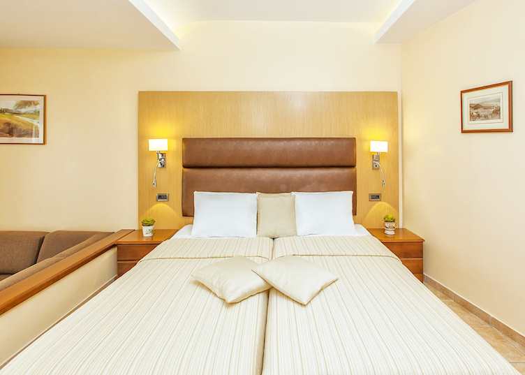 Hotel Europa, Olympia