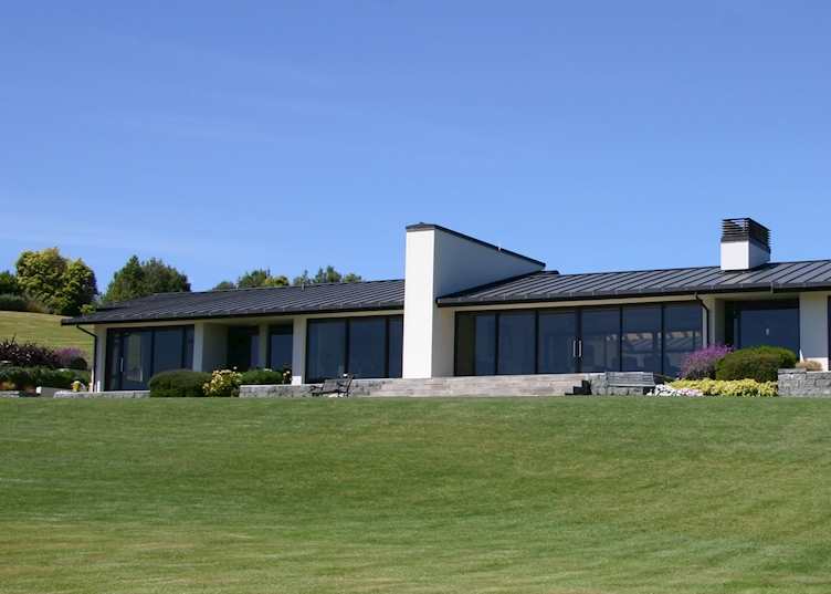 Grounds at High Leys