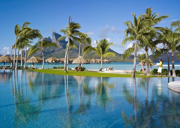 Swimming pool, Four Seasons Resort Bora Bora