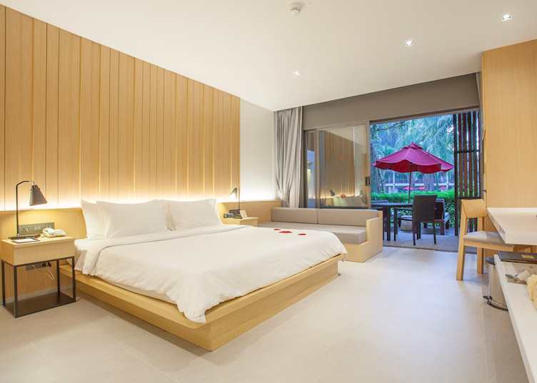 Deluxe Lanai room