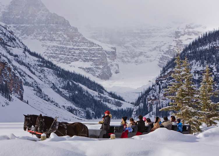 Lake Louise Winterland Tour in the Rocky Mountains