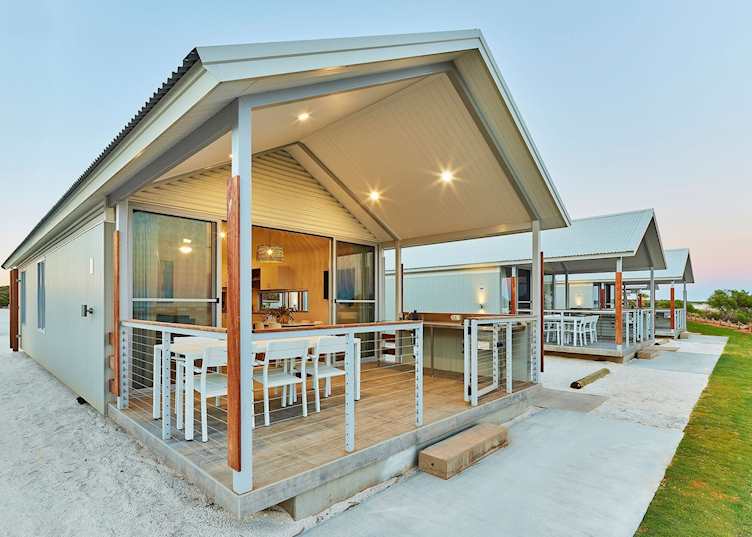  Beachfront Villa