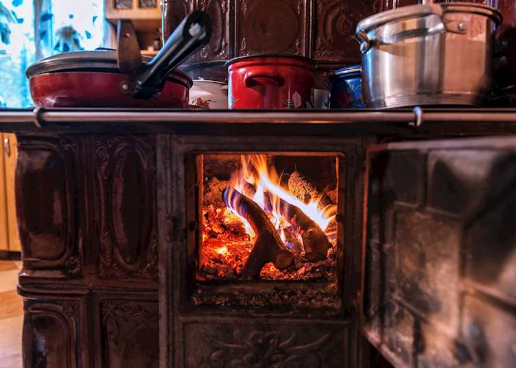 Morning snowmobile tour with hearty log cabin breakfast, Whistler