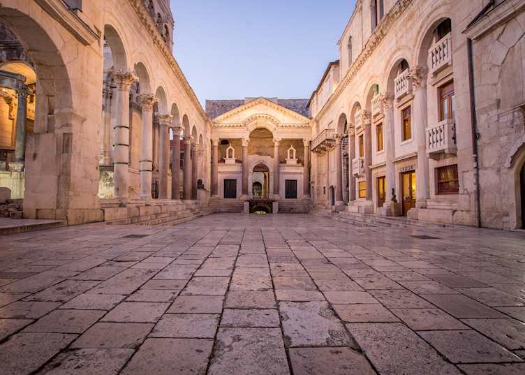 Peristil Square, Split