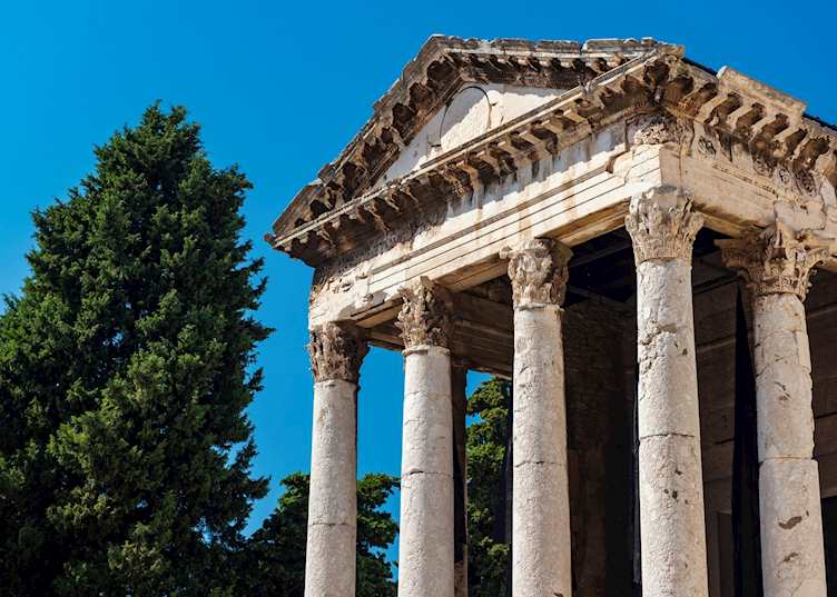 Roman Temple, Pula