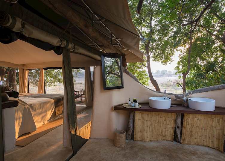 Tena Tena, South Luangwa National Park