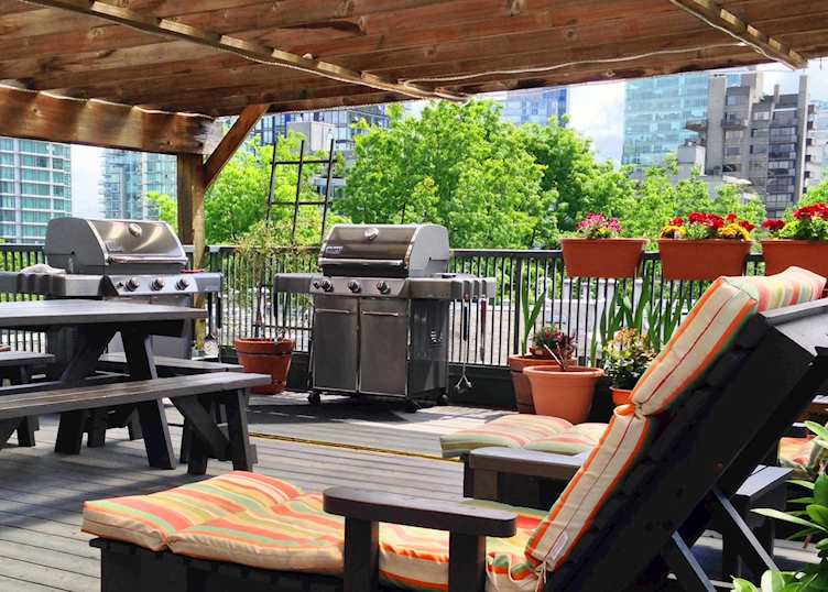 Patio, Times Square Suite Hotel, Vancouver