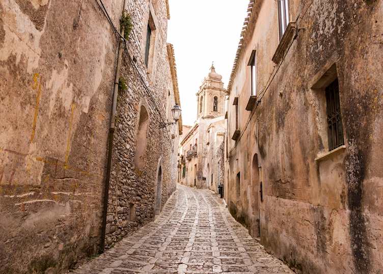 Alley of Porphyry, Erice