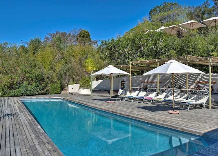 Hog Hollow Country Lodge, pool area