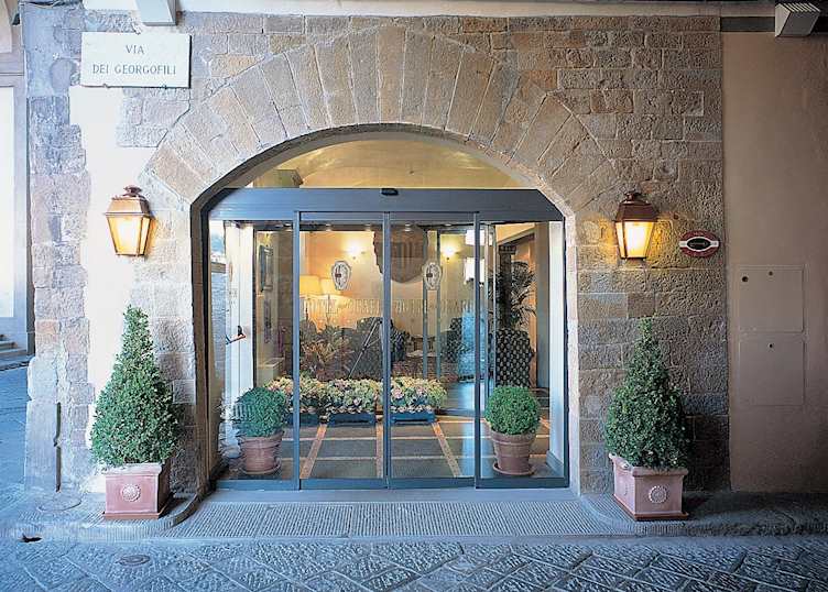 Front entrance, Hotel Degli Orafi