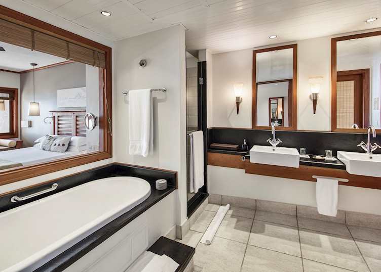 The bathroom of a deluxe room