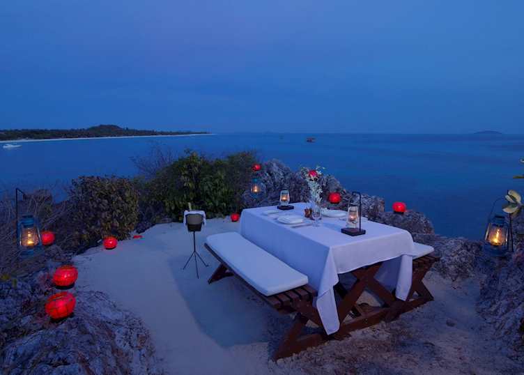 Gary's nest barbecue, Pamalican Island, Philippines